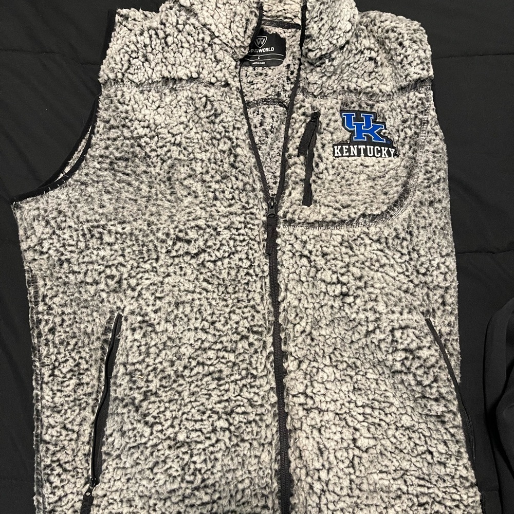 Gray Sherpa Vest with Kentucky Logo